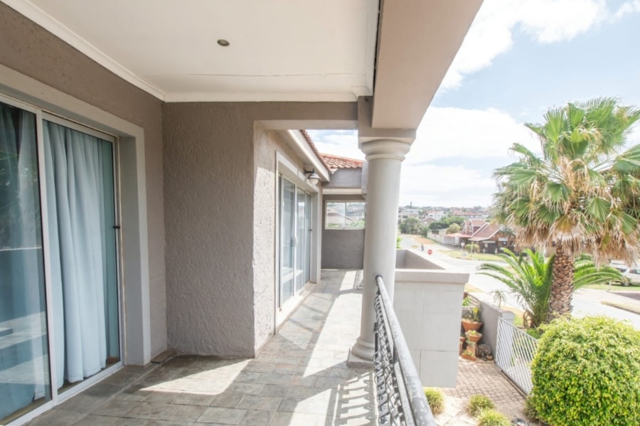 4 Bedroom Property for Sale in Wavecrest Eastern Cape